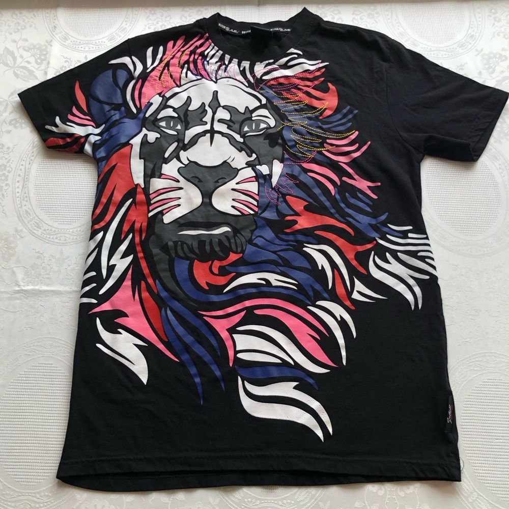 Switch Remarkable Women’s Size L Black T-Shirt Lion Printed Graphic Design